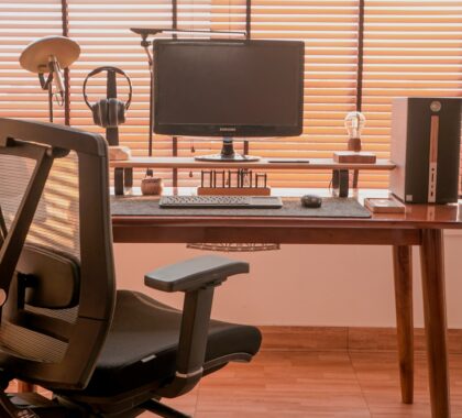 Modern Office Desks And Chairs