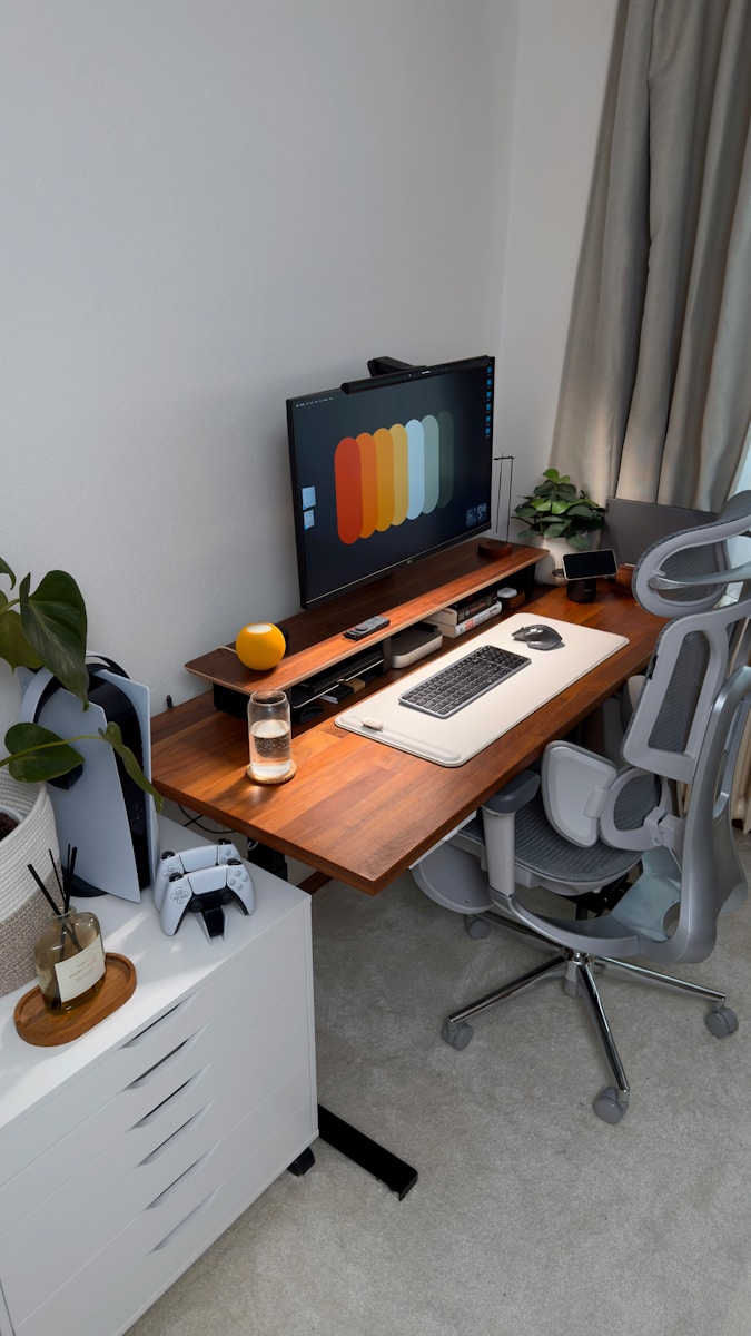Modern Office Desks And Chairs