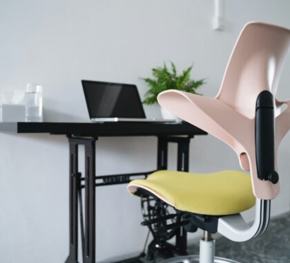 Modern Office Desks And Chairs
