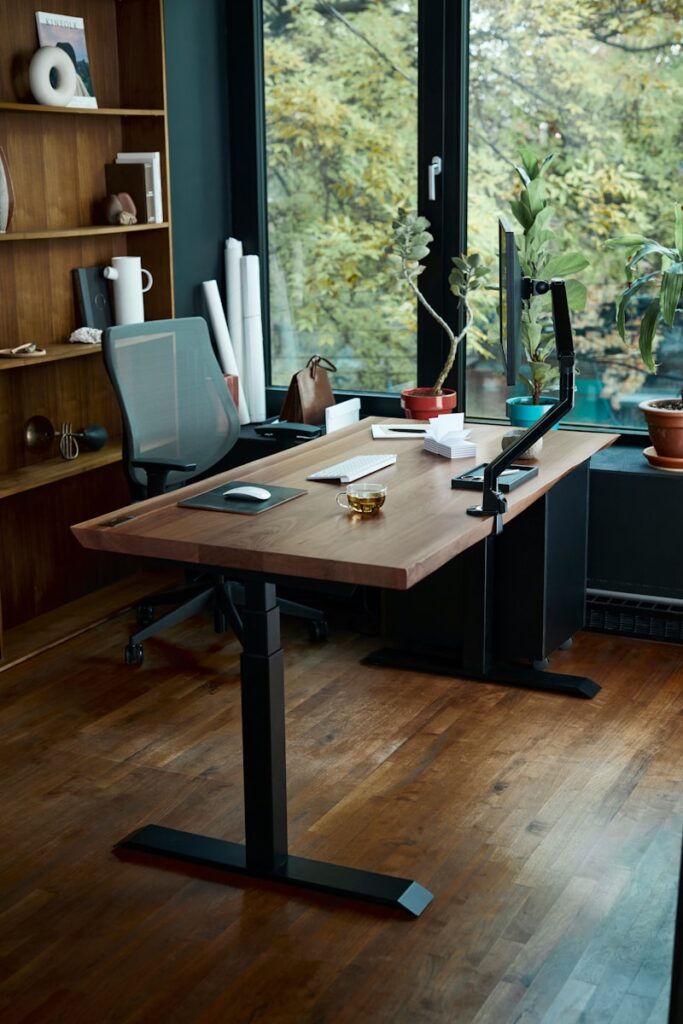 Modern Office Desks And Chairs